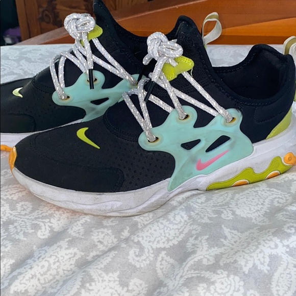 Nike Shoes - Nike Presto sneakers